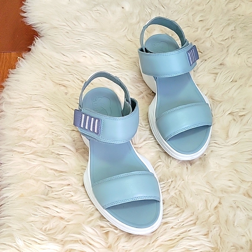 Sorel size 7 Grey sneakers